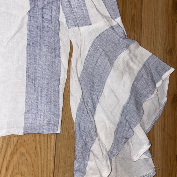 LF Seek The Label  XS. Off-shoulder, Bell sleeve, Linen - Picture 4 of 10